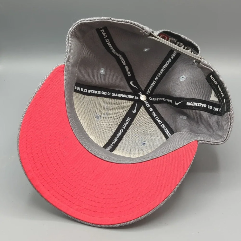 Nike True UCONN Huskies Snapback Gray Hat Cap OSFM Adjustable